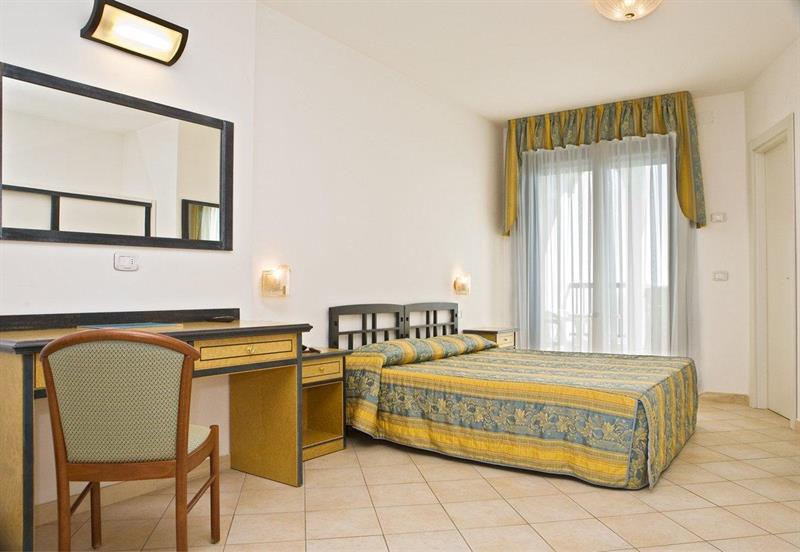 Hotel Parco Dei Principi ジュリアノーヴァ エクステリア 写真
